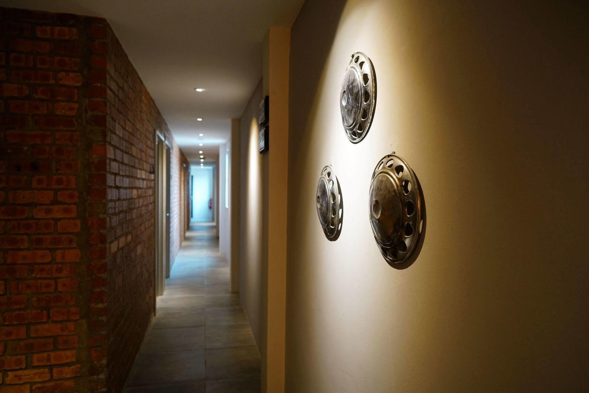 Brick Box Hotel @ Oldtown Ипох Экстерьер фото